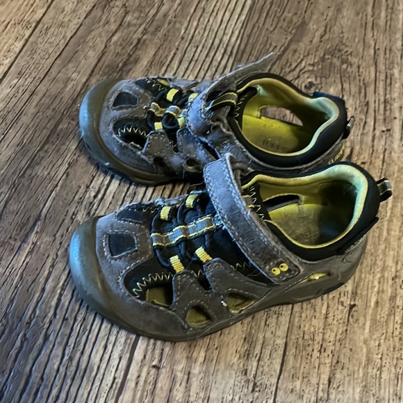 Sandals for your little! - Picture 2 of 5